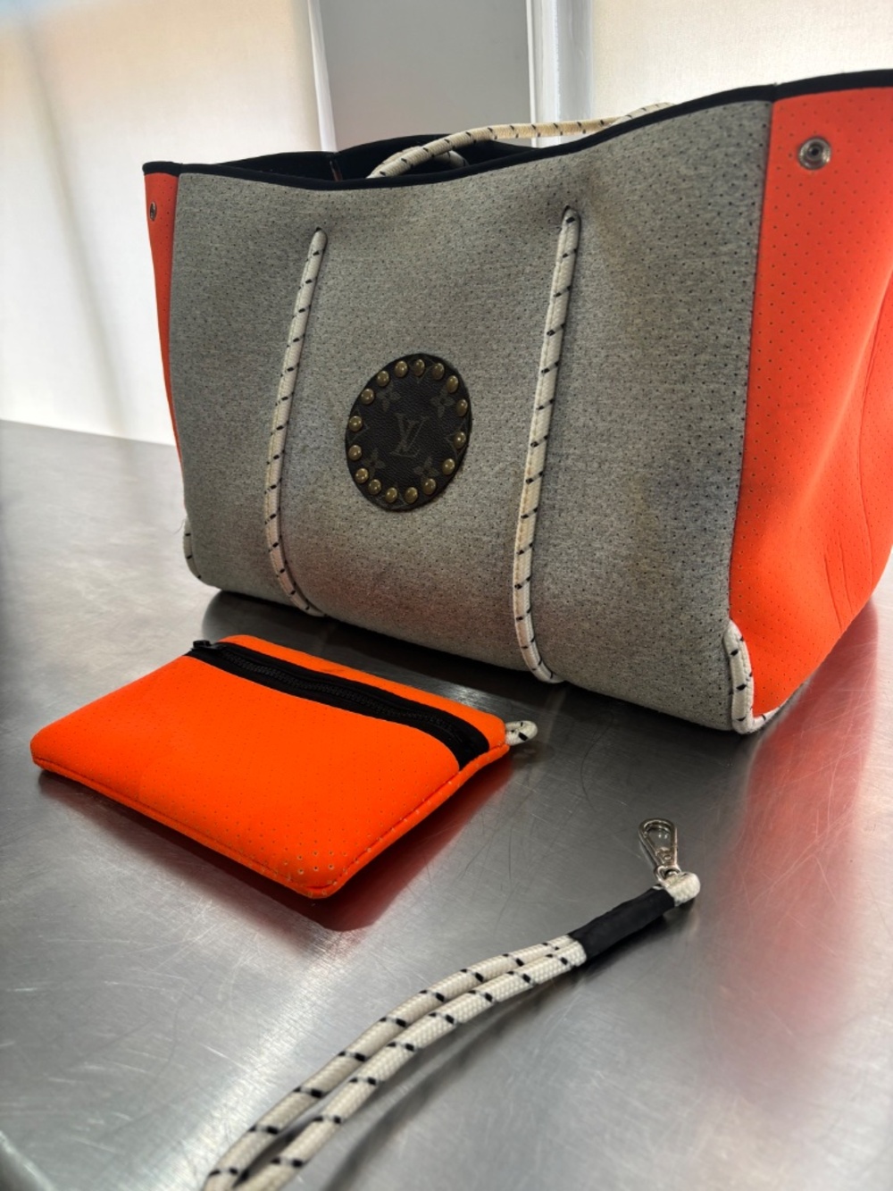 HAUTE SHORE TOTE WITH UPCYCLED PATCH - Picture 3 of 14